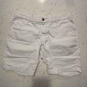 Stylish White Men's Flat Front Shorts